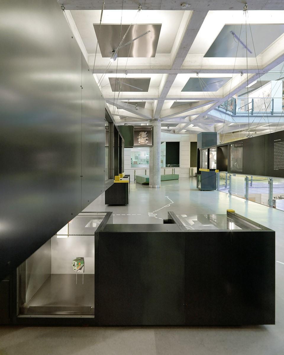 展廳展柜設(shè)計(jì)圖片欣賞03 展廳展柜設(shè)計(jì)圖片欣賞03