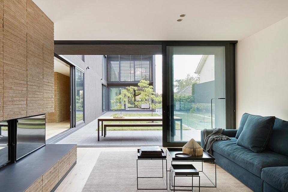 展廳設(shè)計(jì)施工委托合同4 展廳設(shè)計(jì)施工委托合同4