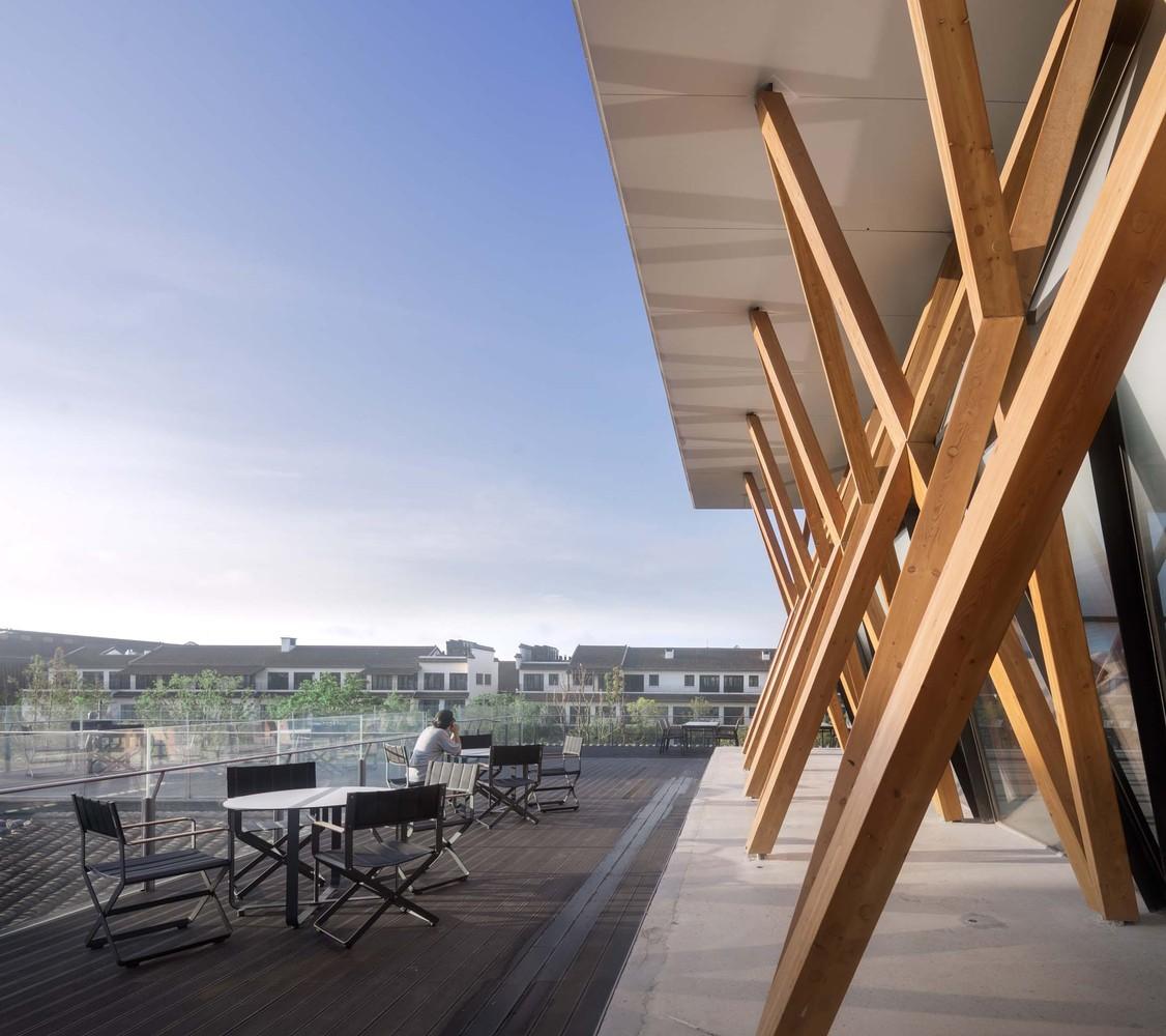 9_二層露臺_與木結(jié)構(gòu)_Terrace_and_Wood_Structure_攝影:梁山_Photographer_LIANG_Shan.jpg 9_二層露臺_與木結(jié)構(gòu)_Terrace_and_Wood_Structure_攝影:梁山_Photographer_LIANG_Shan.jpg