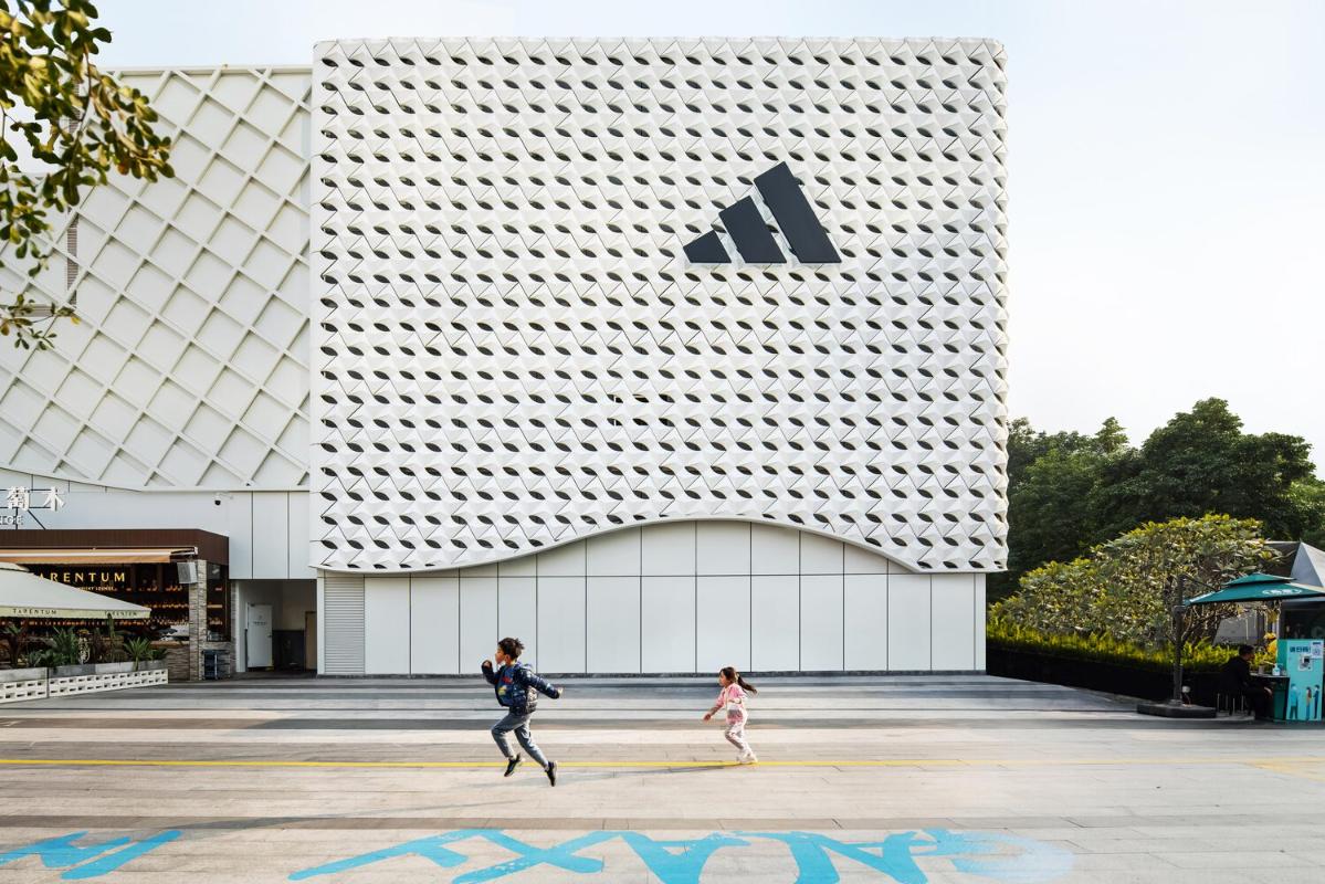 not-ready-adidas-brand-center-storeage_8.jpg not-ready-adidas-brand-center-storeage_8.jpg
