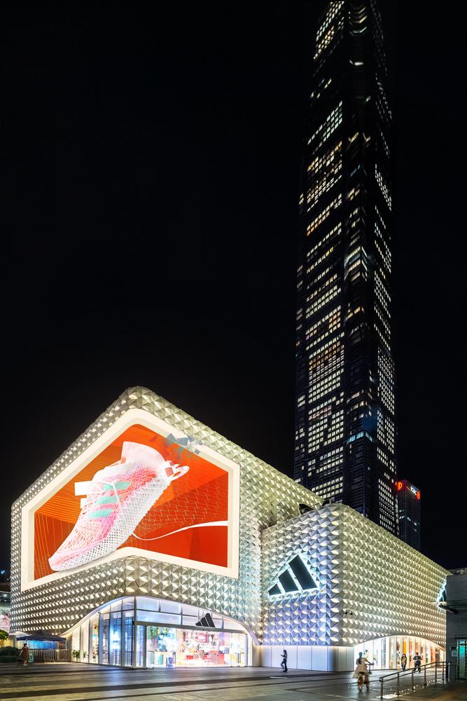 not-ready-adidas-brand-center-storeage_11.jpg not-ready-adidas-brand-center-storeage_11.jpg